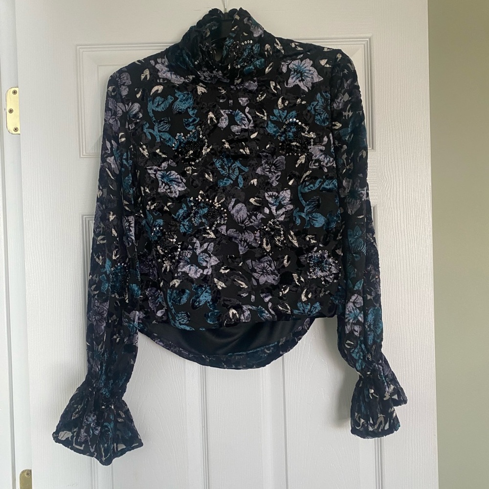 Backless Velvet Top